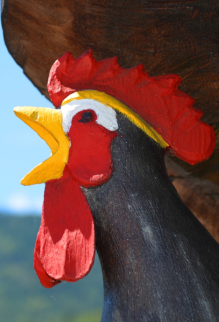 Wooden Welcome Rooster Cropped